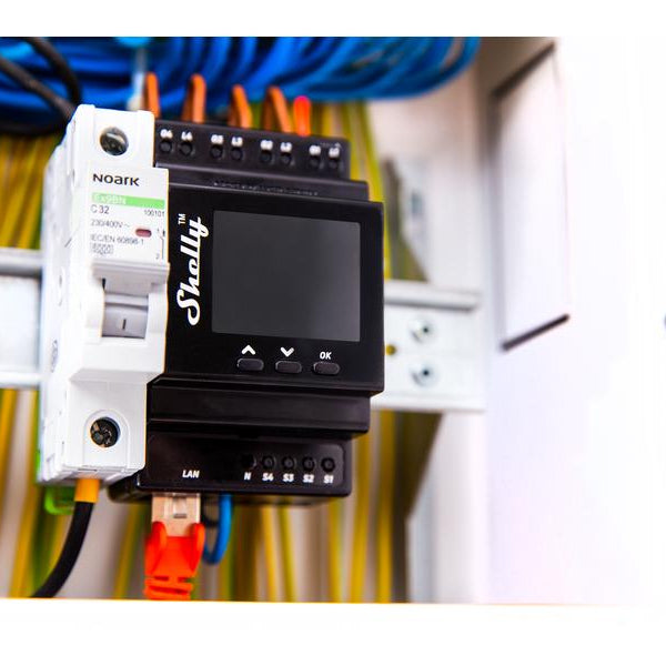 Shelly Pro 4PM LAN und WiFi-DIN-Rail Switch