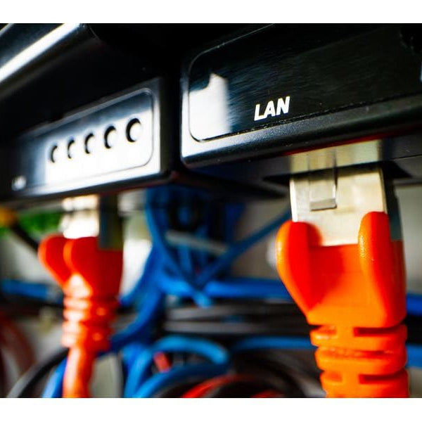 Shelly Pro 4PM LAN und WiFi-DIN-Rail Switch