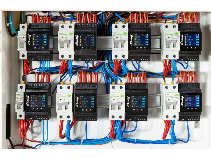 Shelly Pro 4PM LAN und WiFi-DIN-Rail Switch