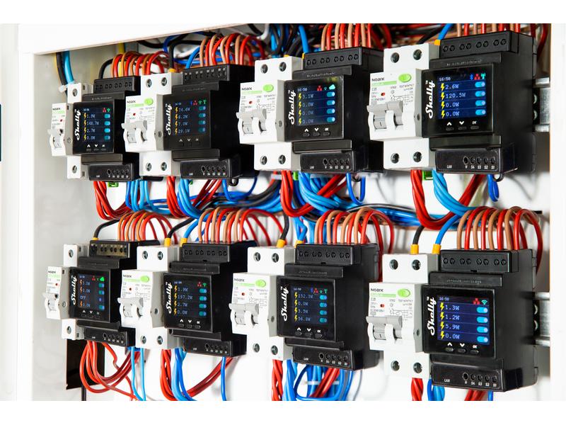 Shelly Pro 4PM LAN und WiFi-DIN-Rail Switch