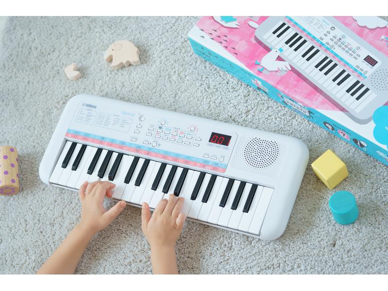 Yamaha Mini Keyboard Remie PSS-E30