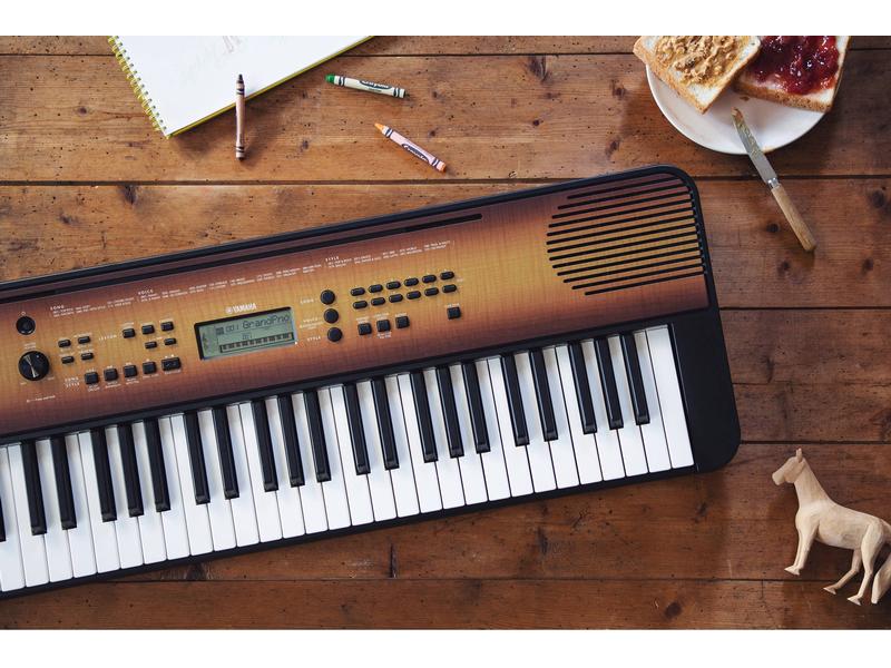 Yamaha Keyboard PSR-E360MA Maple