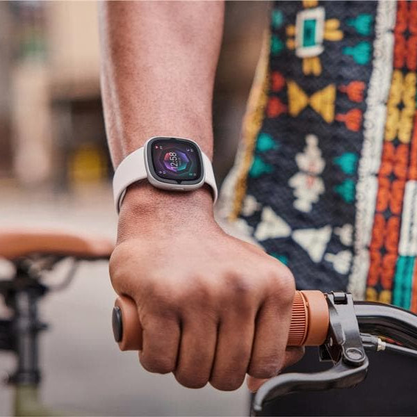 Fitbit Sense 2 Smartwatch Beige/Silber