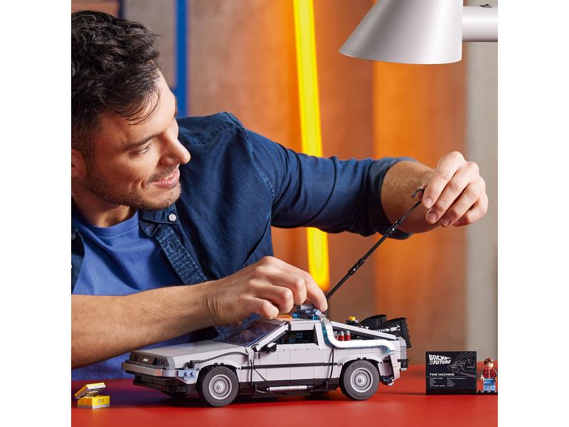 LEGO® Icons Die Zeitmaschine aus Zurück in die Zukunft 10300