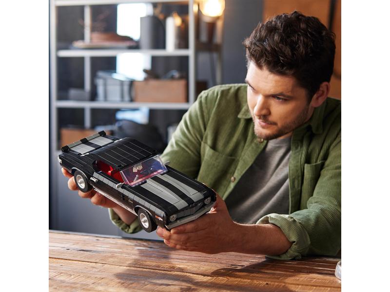 LEGO® Icons Chevrolet Camaro Z28 10304