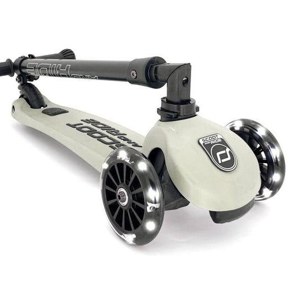 Scoot and Ride Scooter Highwaykick 3 LED, Ash