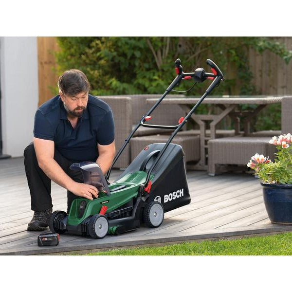 Bosch Akku-Rasenmäher UniversalRotak 2x18V-37-550 Solo