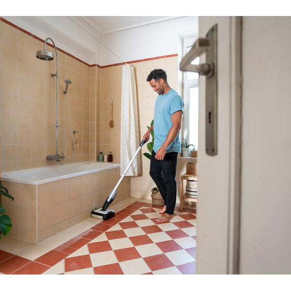 Kärcher Hartbodenreiniger FC 2-4 mit Parkstation