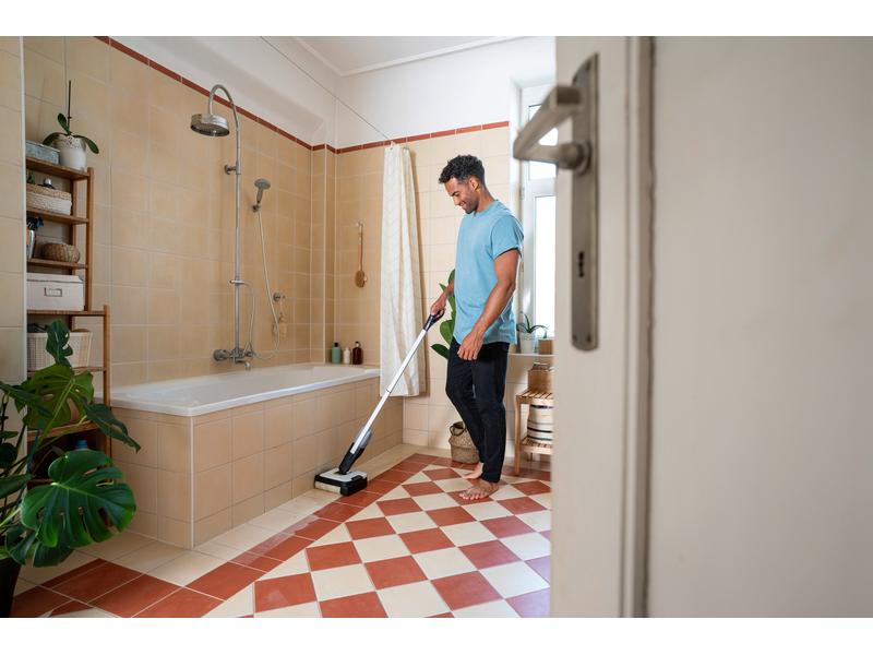 Kärcher Hartbodenreiniger FC 2-4 mit Parkstation