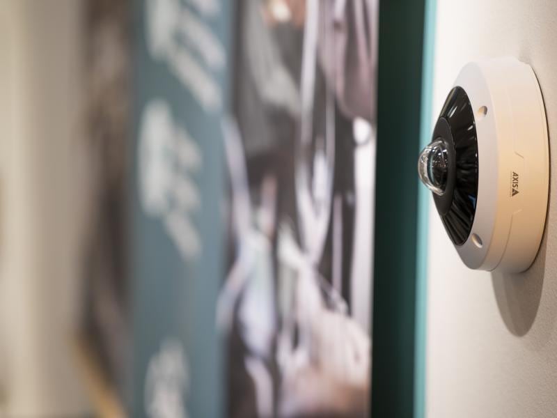 Axis Netzwerkkamera M4317-PLVE