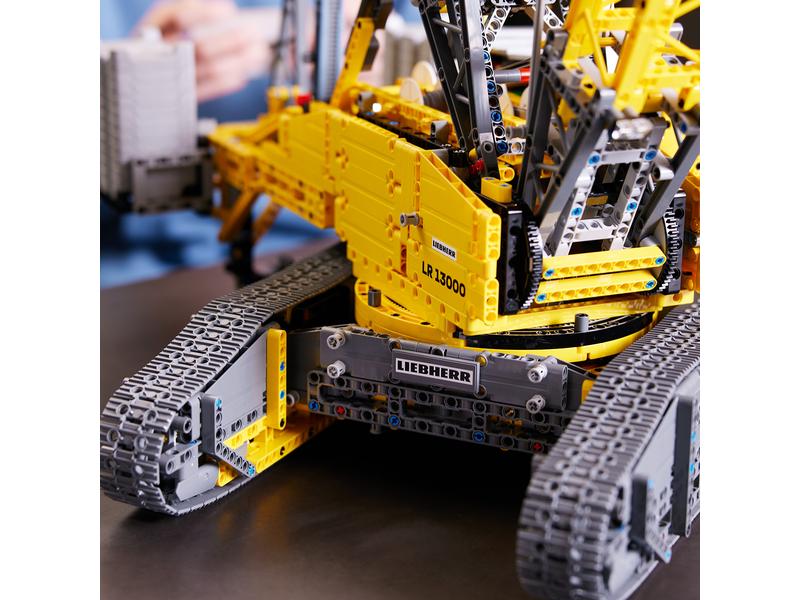 LEGO® Technic Liebherr LR 13000 Raupenkran 42146