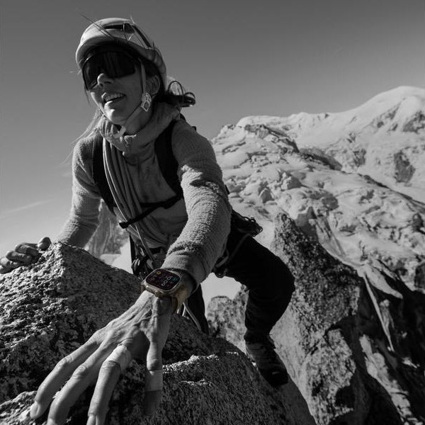 Apple Watch Ultra 2 GPS + Cellular (Titan Silbergrau) - 49mm - Trail Loop M/L Blau/Schwarz