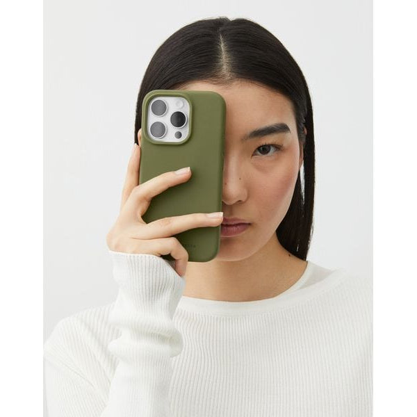 Ideal of Sweden Silicone iPhone 15 Pro Max Khaki