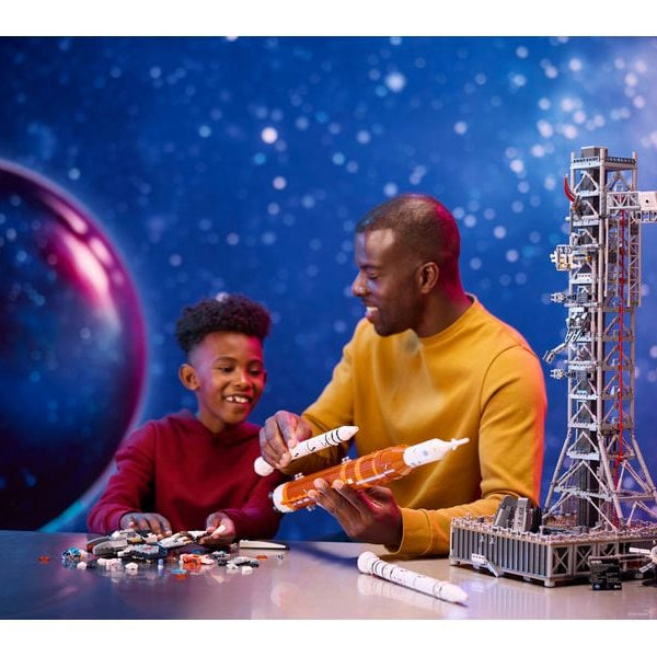 LEGO® Icons NASA Artemis Startrampe 10341