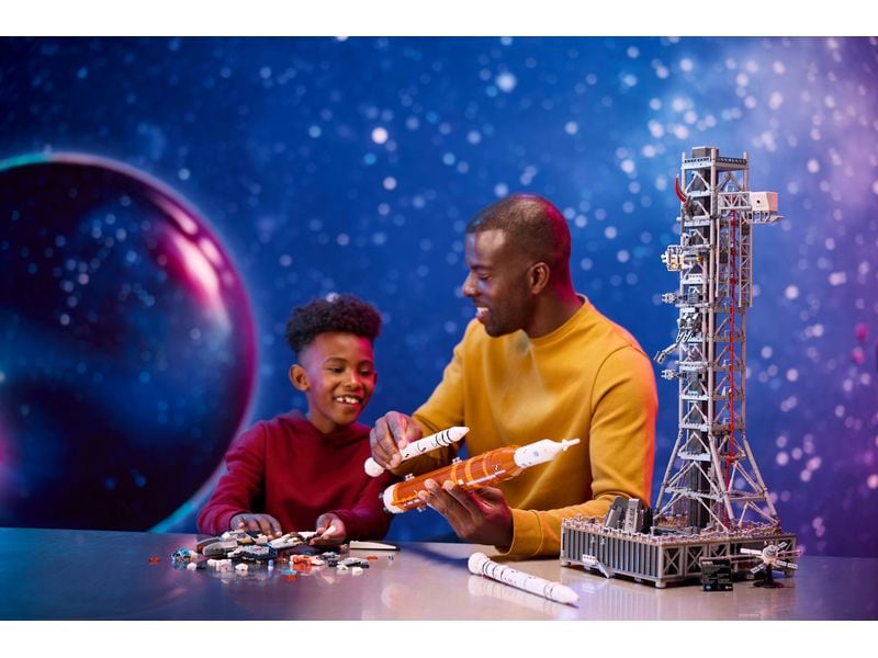 LEGO® Icons NASA Artemis Startrampe 10341