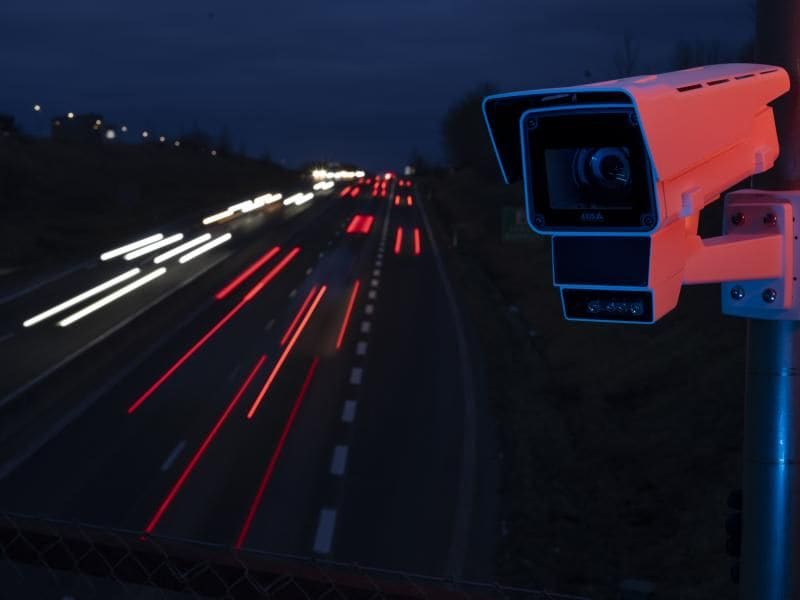 Axis Netzwerkkamera Q1686-DLE Radar