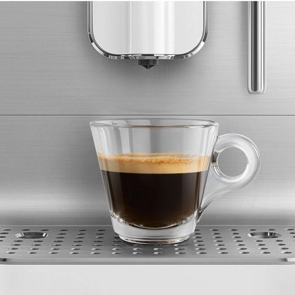 SMEG Kaffeevollautomat Collezione BCC12WHMEU Weiss matt