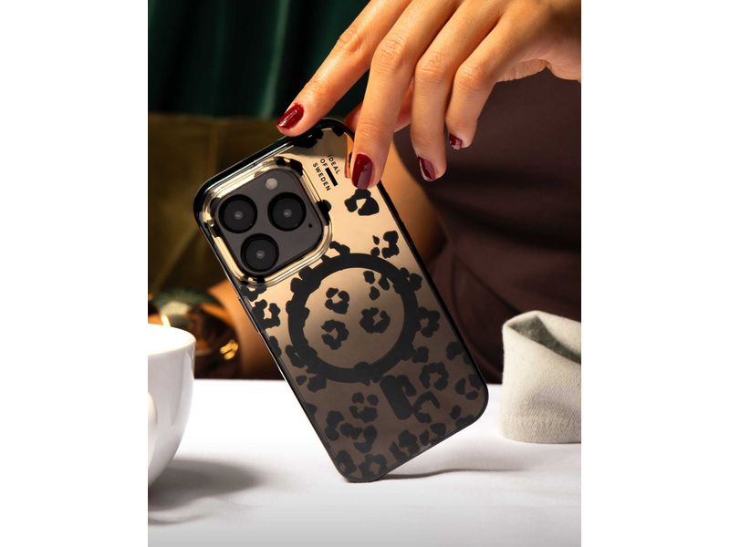 Ideal of Sweden Back Cover iPhone 16 Leo Ombre