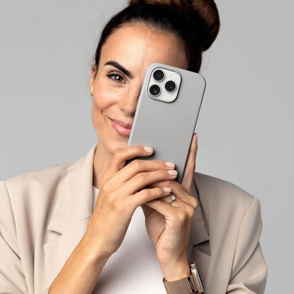 Vonmählen Back Cover Soft Silicone iPhone 16 Pro Light Gray