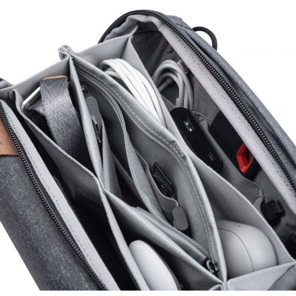 Peak Design Tech Pouch PFAS free Charcoal