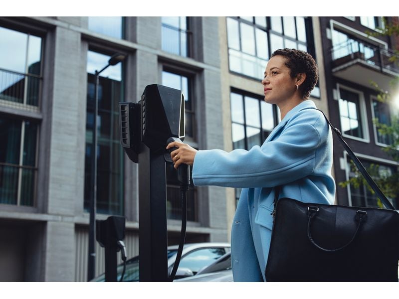 easee Ladestation Charge Max Schwarz