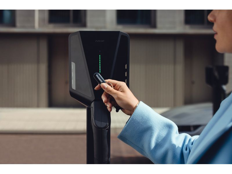 easee Ladestation Charge Max Schwarz