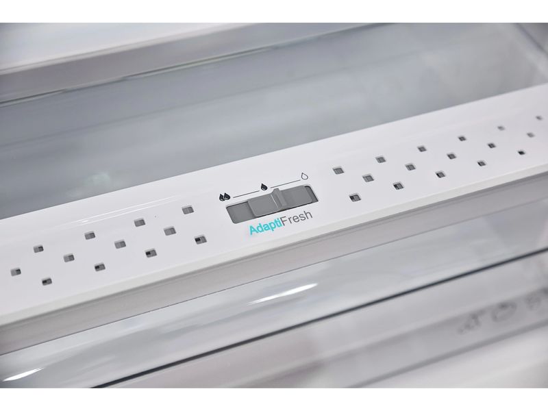 Sharp Kühl-Gefrierkombination SJ-FBB05DTXRD Rot, Rechts