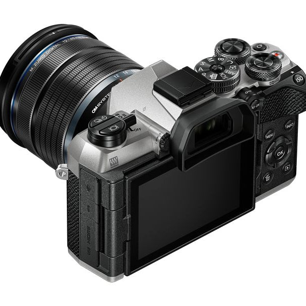 OM-System Fotokamera OM-5 II M.Zuiko Digital ED 12-45mm Kit Silber