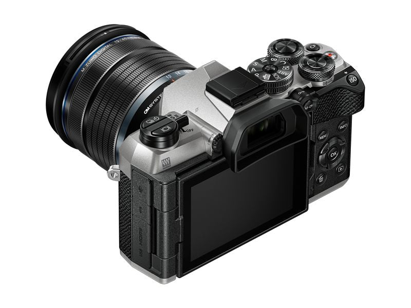 OM-System Fotokamera OM-5 II M.Zuiko Digital ED 12-45mm Kit Silber