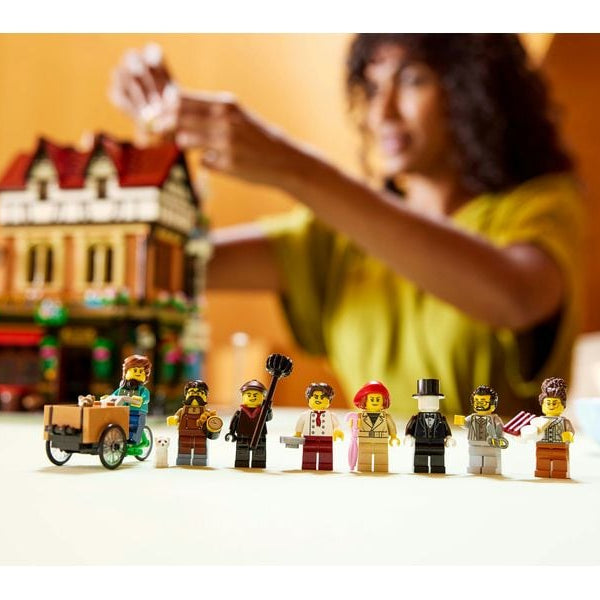 LEGO® Icons Eckhaus im Tudorstil 10350