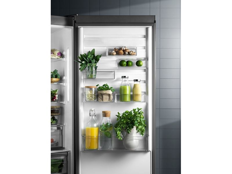 Electrolux Kühl-Gefrierkombination SB330NICN Rechts/Wechselbar