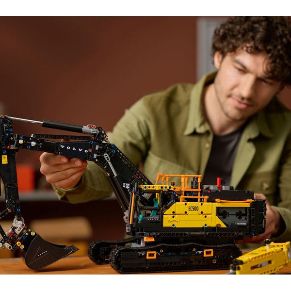 LEGO® Technic Volvo EC500 Hybrid Bagger, 42215