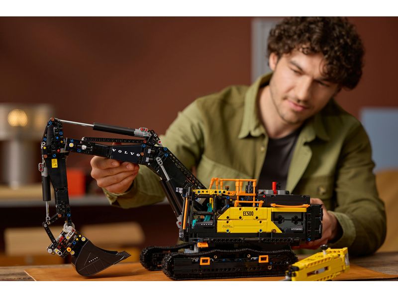 LEGO® Technic Volvo EC500 Hybrid Bagger, 42215