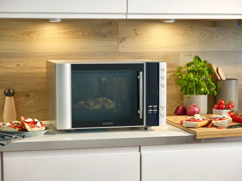 Severin Mikrowelle mit Grill MW 7775 Schwarz/Silber