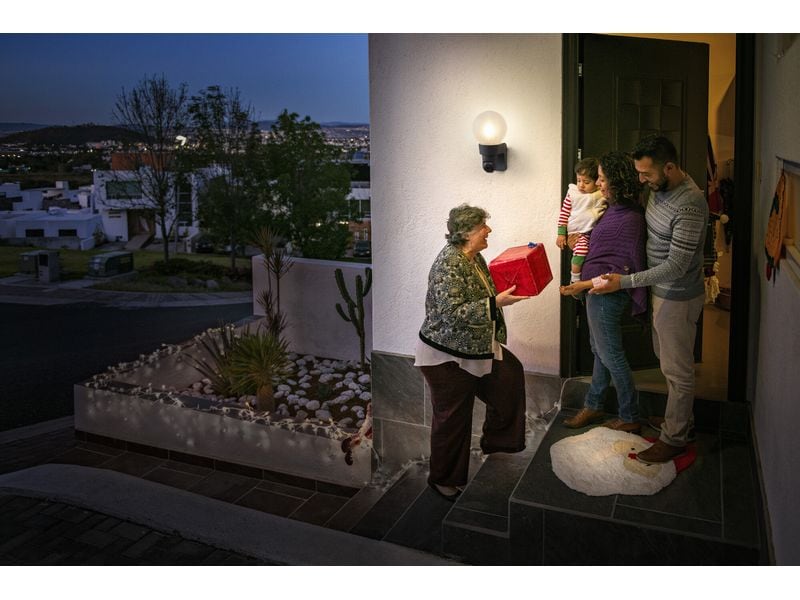 OSRAM SMART+ Globe Camera Track & Trace