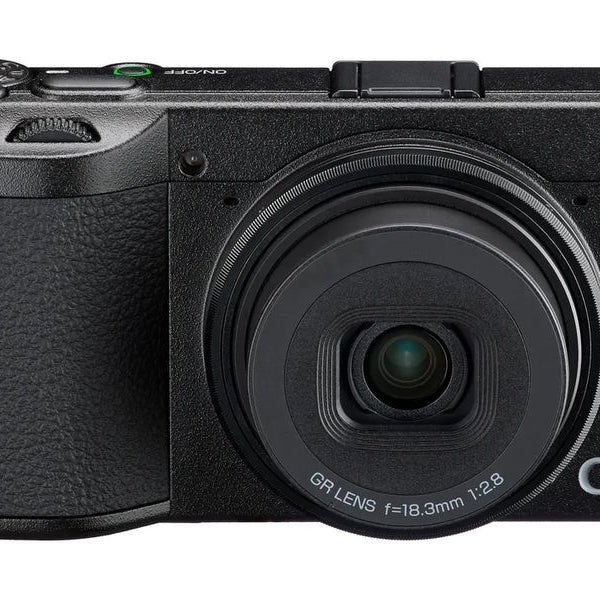 Ricoh GR IV Schwarz