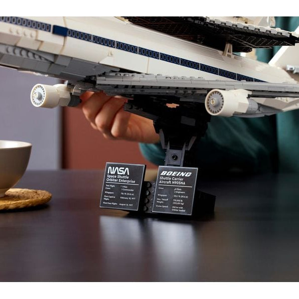 LEGO® Icons 747 Shuttle Carrier 10360