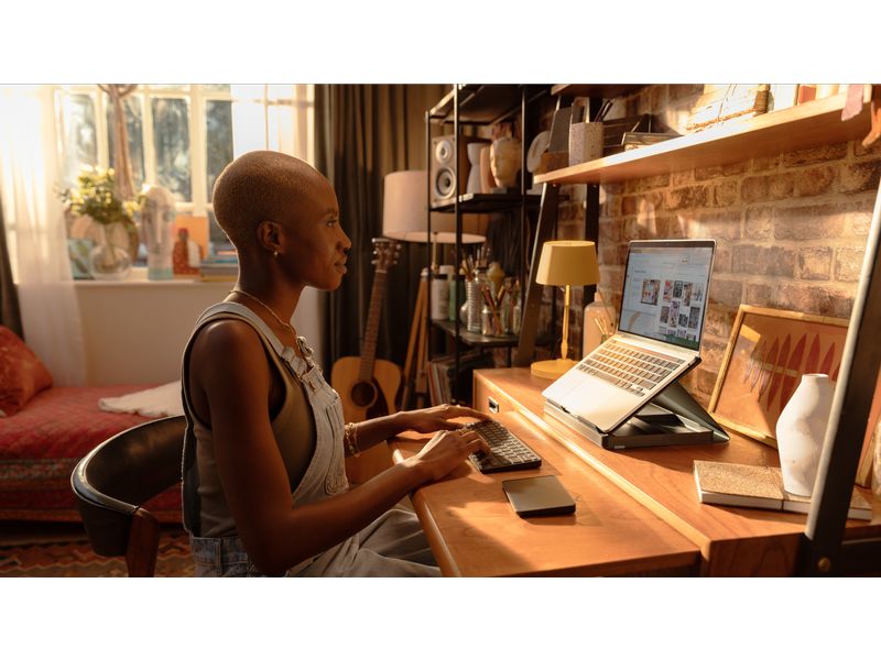 Logitech Tablet Tastatur Cover Casa Pop-Up Desk