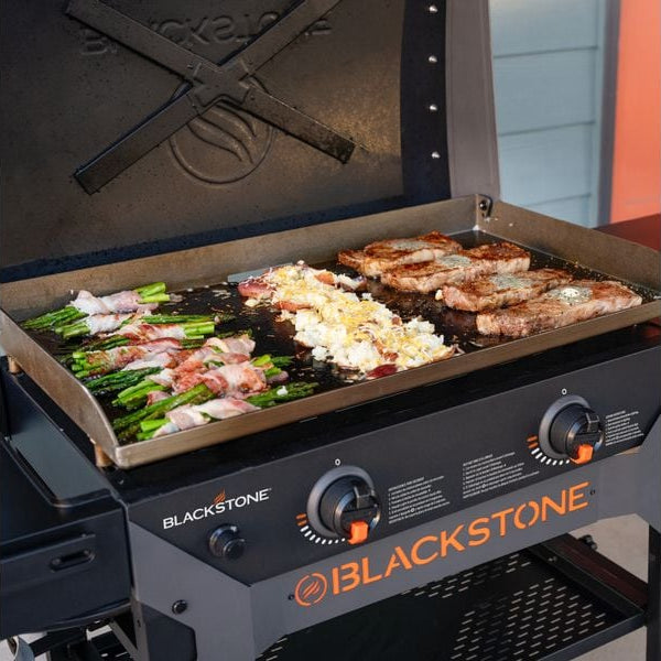 Blackstone Gasgrill mit 28-Zoll-Grillplatte und Haube