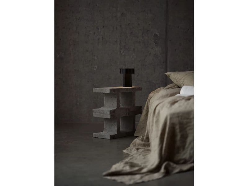 Zone Denmark Tischleuchte Oblong Schwarz