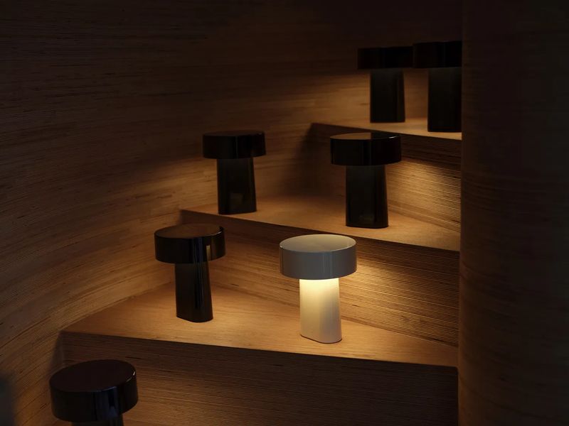 Zone Denmark Tischleuchte Oblong Schwarz