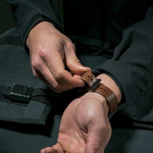 Nomad Lederarmband Modern Strap Apple Watch Braun/Silber