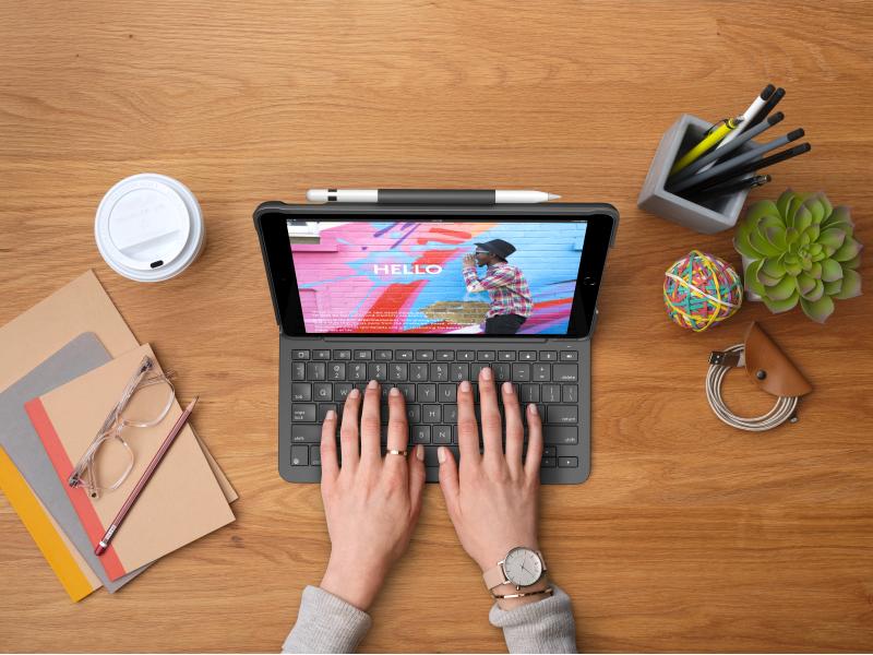 Logitech Tablet Tastatur Cover Slim Folio iPad 10.2" (7. - 9. Gen.)