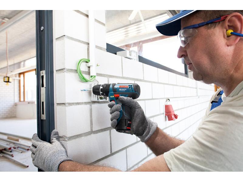 Bosch Professional Akku-Schlagbohrschrauber GSB 12 V-15 + L-Boxx Clic&amp;go Solo