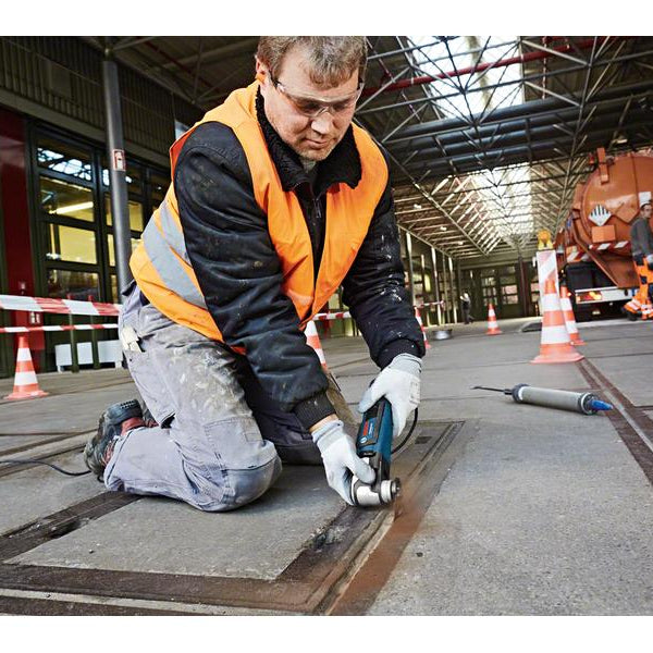 Bosch Professional Oszillierer Multi-Cutter GOP 55-36 inkl. L-BOXX & Zubehör