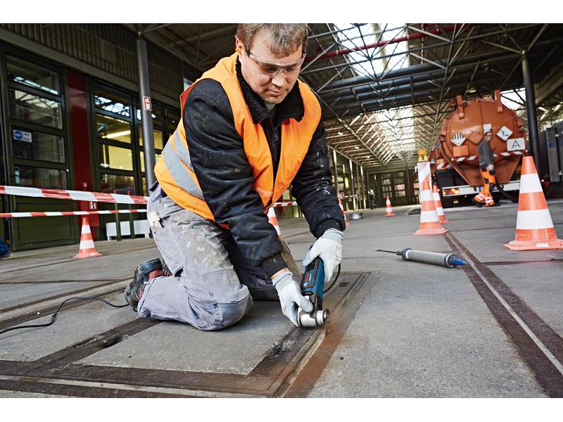 Bosch Professional Oszillierer Multi-Cutter GOP 55-36 inkl. L-BOXX &amp; Zubehör