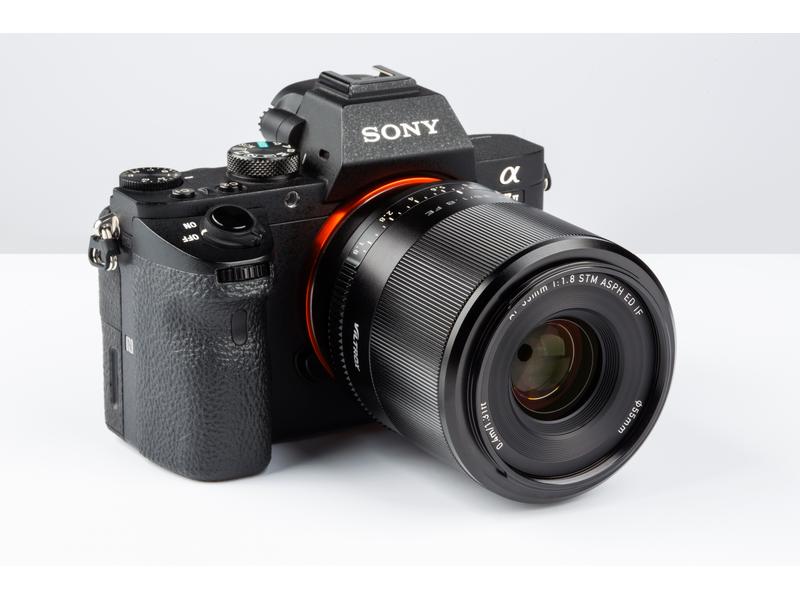 Viltrox Festbrennweite AF 35mm F1.8 – Sony E-Mount