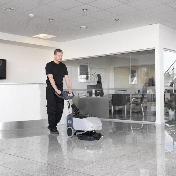 Nilfisk Akku-Scheuersaugmaschine SC351