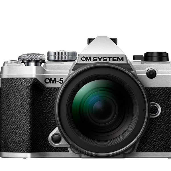 OM-System Fotokamera OM-5 M.Zuiko Digital ED 12-45 mm F/4 PRO Silber
