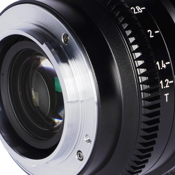 Sirui Festbrennweite Nightwalker 35 mm T1.2 S35 – Fujifilm X-Mount